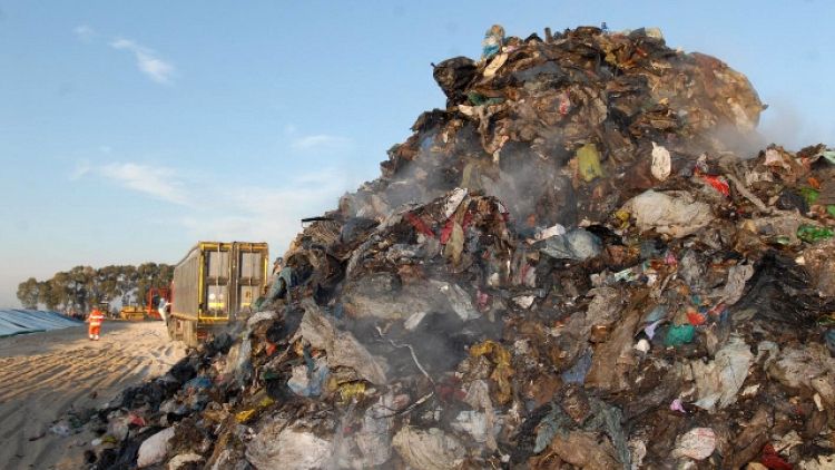 Sequestrate 27 tonnellate rifiuti su Tir