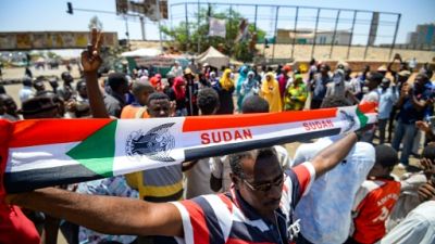 Les manifestants soudanais épinglent l'ancien régime après des heurts meurtriers Les manifestants soudanais épinglent l'ancien régime après des heurts meurtriers