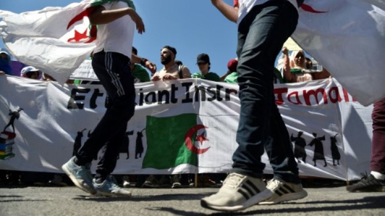 Manifestation d'étudiants contre le régime à Alger le 14 mai 2019