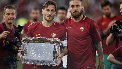 De Rossi: Totti, oggi è un giorno triste De Rossi: Totti, oggi è un giorno triste