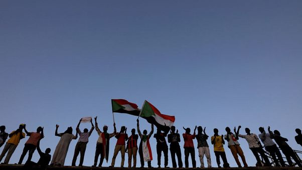 المجلس العسكري الحاكم في السودان يعلن عن فترة انتقالية مدتها ثلاث سنوات المجلس العسكري الحاكم في السودان يعلن عن فترة انتقالية مدتها ثلاث سنوات