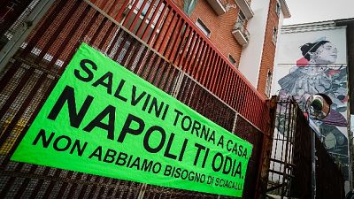 Napoli,su balconi striscioni antiSalvini Napoli,su balconi striscioni antiSalvini