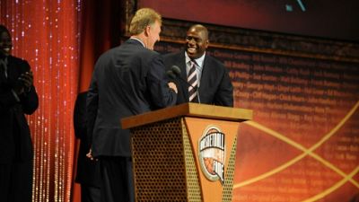 NBA: Magic Johnson et Larry Bird distingués conjointement