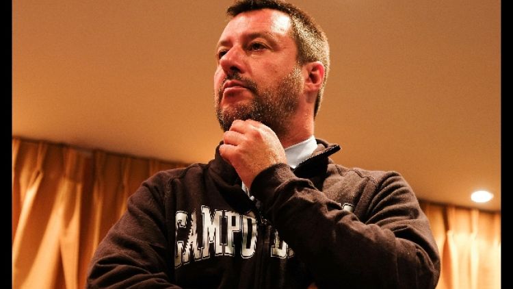In video Salvini come Duce, sospesa prof