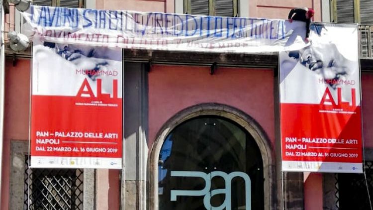 Protesta disoccupati in Palazzo Arti