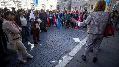 Scuola:presidi in piazza contro impronte Scuola:presidi in piazza contro impronte