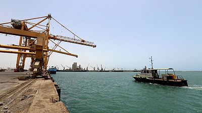 الفرقاء في اليمن يفشلون في الاتفاق على تقاسم إيرادات ميناء حيوي