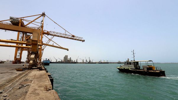 الفرقاء في اليمن يفشلون في الاتفاق على تقاسم إيرادات ميناء حيوي الفرقاء في اليمن يفشلون في الاتفاق على تقاسم إيرادات ميناء حيوي