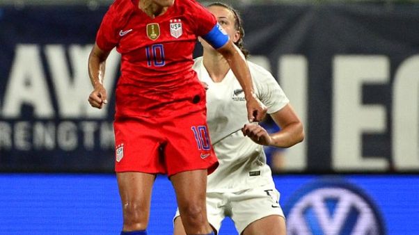 أمريكا تسحق نيوزيلندا 5-صفر استعدادا لكأس العالم للسيدات أمريكا تسحق نيوزيلندا 5-صفر استعدادا لكأس العالم للسيدات