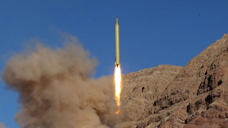 قائد بالحرس الثوري: صواريخ إيران يمكنها الوصول بسهولة لسفن أمريكا في الخليج