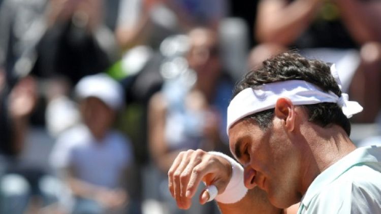 Tennis: Roger Federer, blessé à la jambe droite, quitte le tournoi de Rome