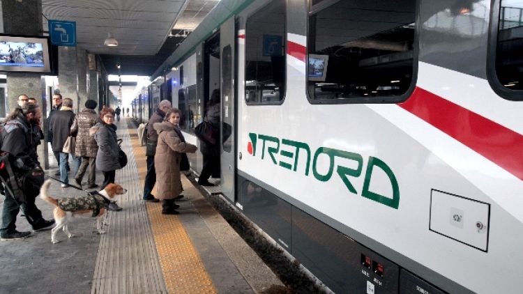 Rissa su treno a Milano, 4 feriti