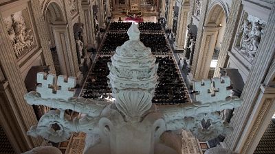 Chiesa apre a riconoscimento figli preti Chiesa apre a riconoscimento figli preti