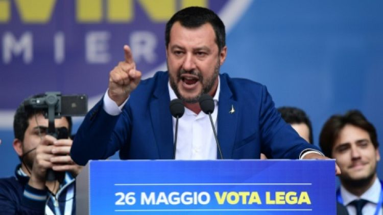 Salvini, le "capitaine" des Italiens face à Bruxelles, selon ses partisans