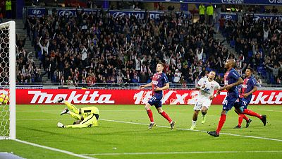 ليون يضمن التأهل لدوري الأبطال وسانت إيتيين يتجه للدوري الأوروبي