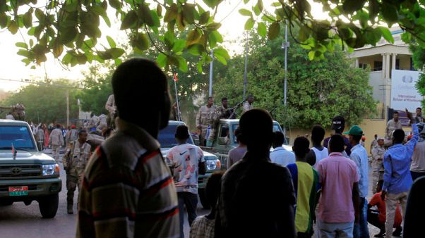 المجلس العسكري والمعارضة في السودان يستأنفان المحادثات المجلس العسكري والمعارضة في السودان يستأنفان المحادثات