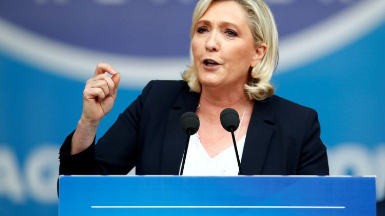Ex-Trump aide Bannon praises Marine Le Pen's campaign