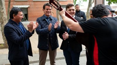 Manuel Valls en campagne de la dernière chance à Barcelone