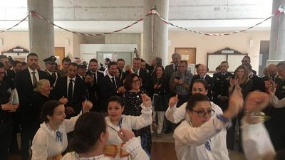 Ministro Trenta balla tarantella Gargano Ministro Trenta balla tarantella Gargano