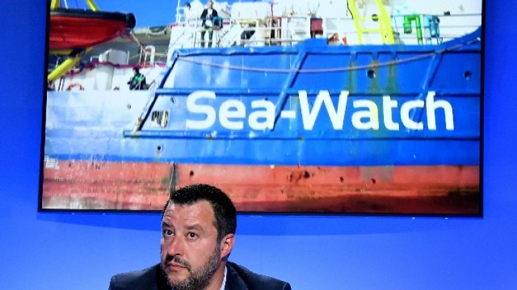 Flat tax: Salvini, è frontiera governo