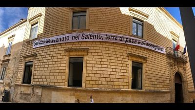 Salvini a Lecce, striscione 'benvenuto' Salvini a Lecce, striscione 'benvenuto'
