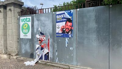 A Bologna finti manifesti elettorali A Bologna finti manifesti elettorali