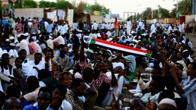 Soudan: face à l'impasse avec les militaires, la détermination intacte des manifestants