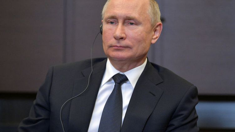 الكرملين: بوتين وميركل وماكرون يبحثون أوكرانيا في اتصال هاتفي