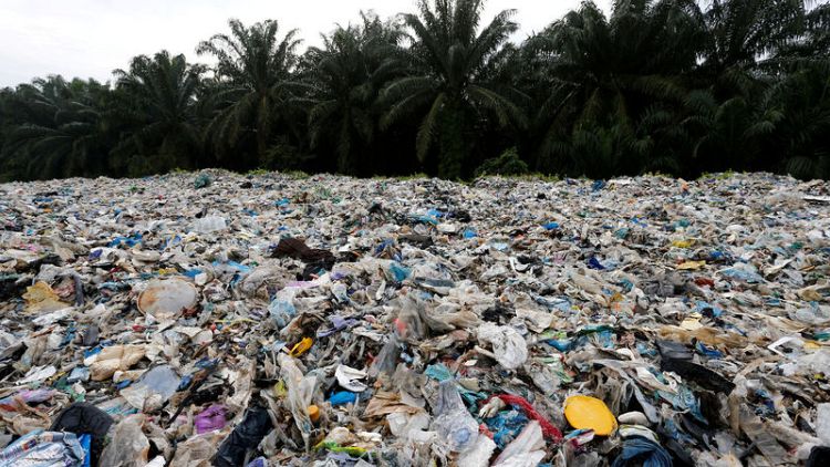 ماليزيا تئن تحت وطأة النفايات البلاستيكية