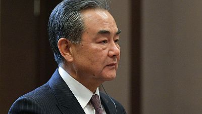 وزير خارجية الصين: ضغوط أمريكا على هواوي محض تنمر اقتصادي
