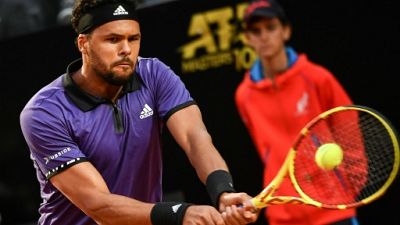 ATP: Tsonga passe dans la douleur à Lyon ATP: Tsonga passe dans la douleur à Lyon