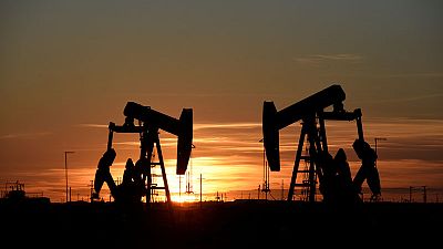 النفط ينخفض 1% بفعل زيادة المخزونات الأمريكية وتنامي مخاوف اقتصادية