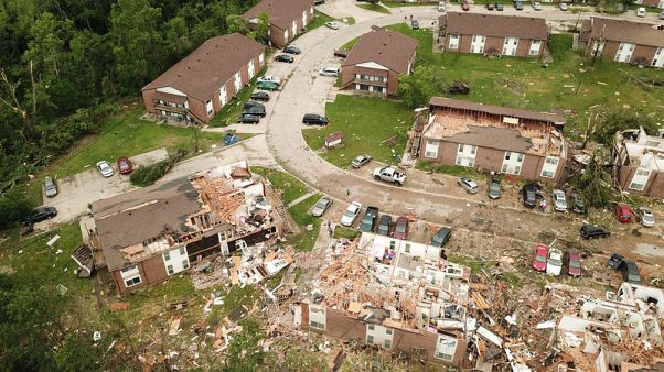 Death toll from storms lashing central U.S. rises to seven Death toll from storms lashing central U.S. rises to seven