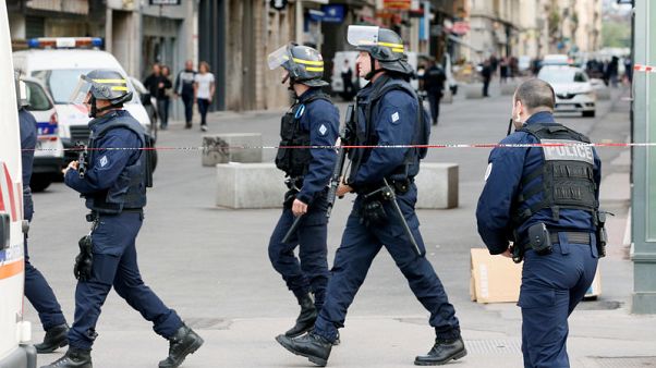 French police hunt suitcase bomber after blast in Lyon French police hunt suitcase bomber after blast in Lyon