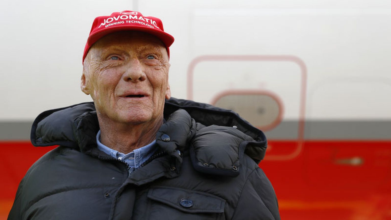 Minute's silence and red cap tribute for Lauda in Monaco