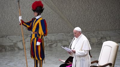 Papa: vita è sacra, eugenetica disumana Papa: vita è sacra, eugenetica disumana