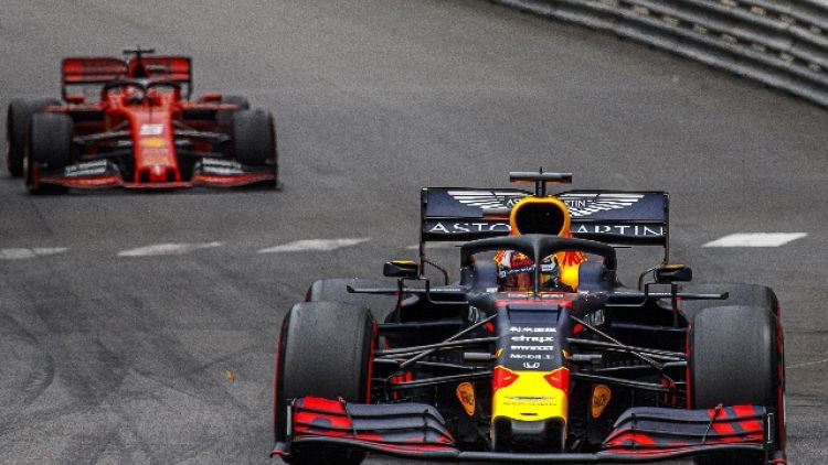 F1:Monaco,Hamilton davanti a metà Gp