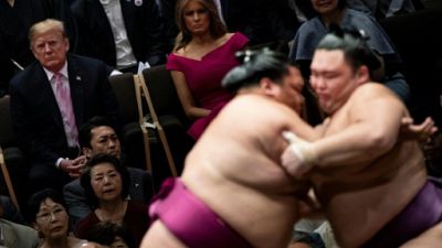 Quand Trump entre dans l'arène des géants du sumo Quand Trump entre dans l'arène des géants du sumo