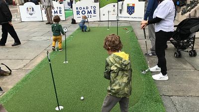 Golf in piazza, a Parma festa per 4000 Golf in piazza, a Parma festa per 4000