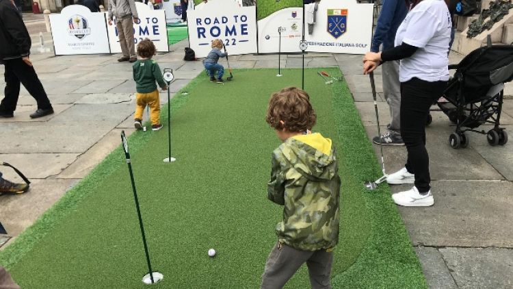 Golf in piazza, a Parma festa per 4000