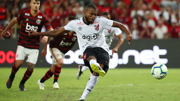 Late goals seal 3-2 win for Flamengo Late goals seal 3-2 win for Flamengo