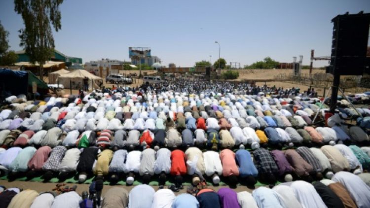 Soudan: les islamistes font bloc derrière l'armée pour préserver la charia
