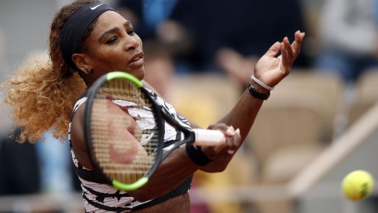 Parigi: Serena Williams vince in rimonta