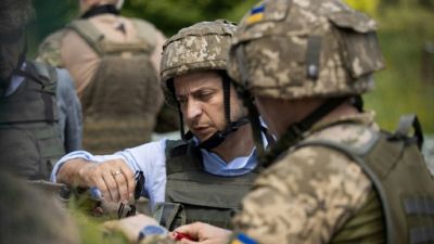 Ukraine: le nouveau président Zelensky se rend sur la ligne de front