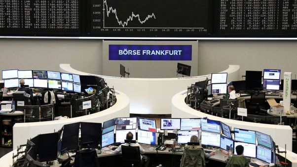 أسهم أوروبا تتراجع مع تضرر البنوك بفعل غرامة محتملة على إيطاليا أسهم أوروبا تتراجع مع تضرر البنوك بفعل غرامة محتملة على إيطاليا
