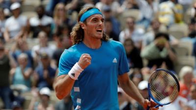 Roland-Garros: Tsitsipas souffre mais se qualifie pour le 3e tour Roland-Garros: Tsitsipas souffre mais se qualifie pour le 3e tour