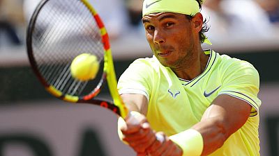 Brutal Nadal through to French Open third round