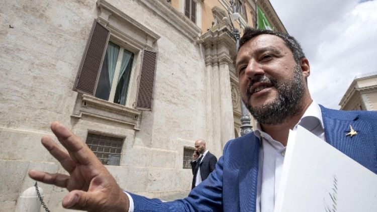 Migranti: Salvini a Conte,risponda a Onu