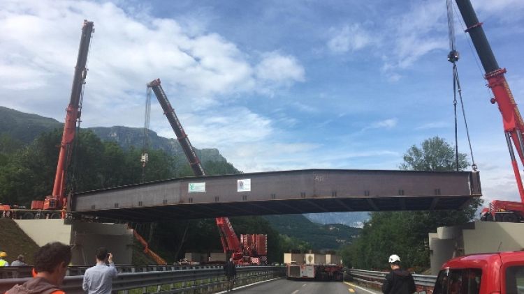 Nuovo ponte ad Annone, posa completata