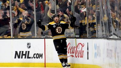 Hockey sur glace: Saint-Louis renverse Boston et relance la Coupe Stanley